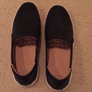 Black ugg slip on shoes